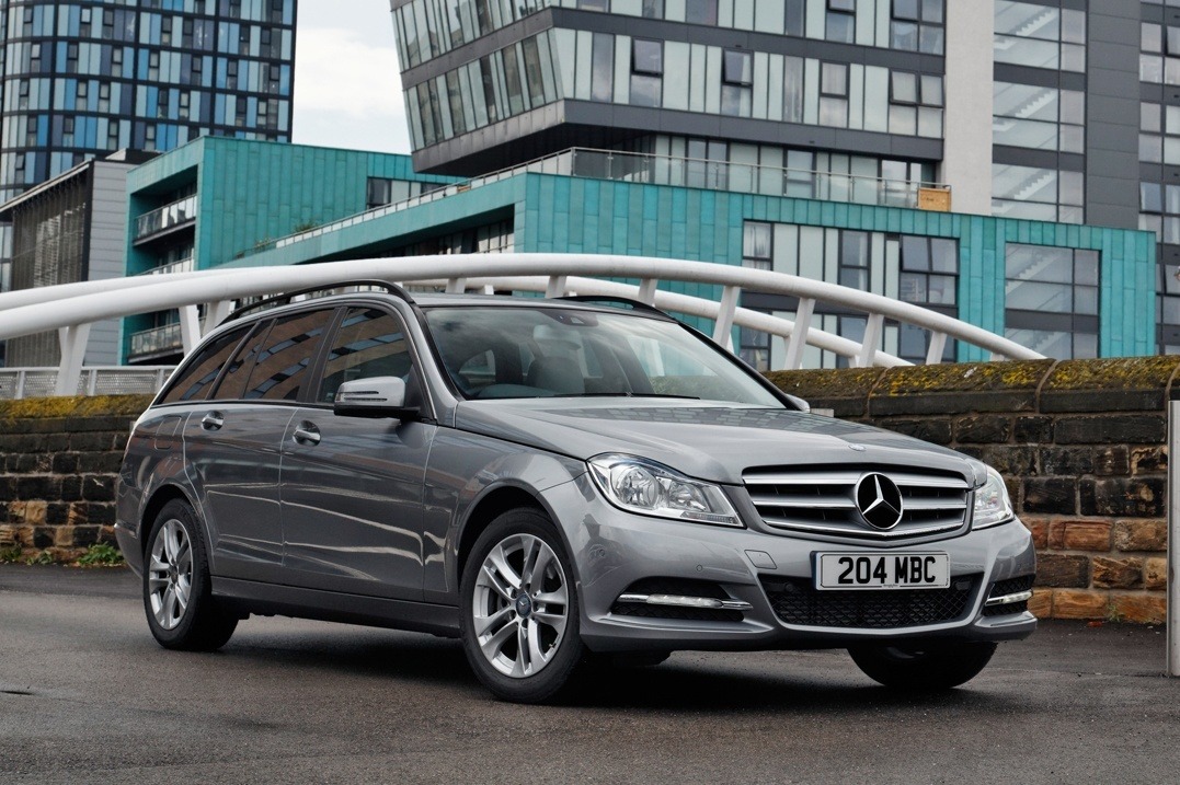 Mercedes c class hotsell estate dog guard